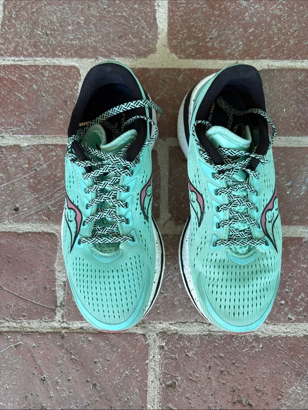 Saucony Women's Endorphin Speed Athletic Running Shoes with Pink Logo
